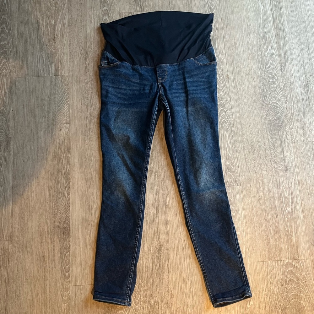 Old Navy size 6 maternity skinny jeans